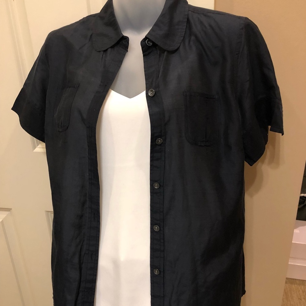 Super cute staple shirt